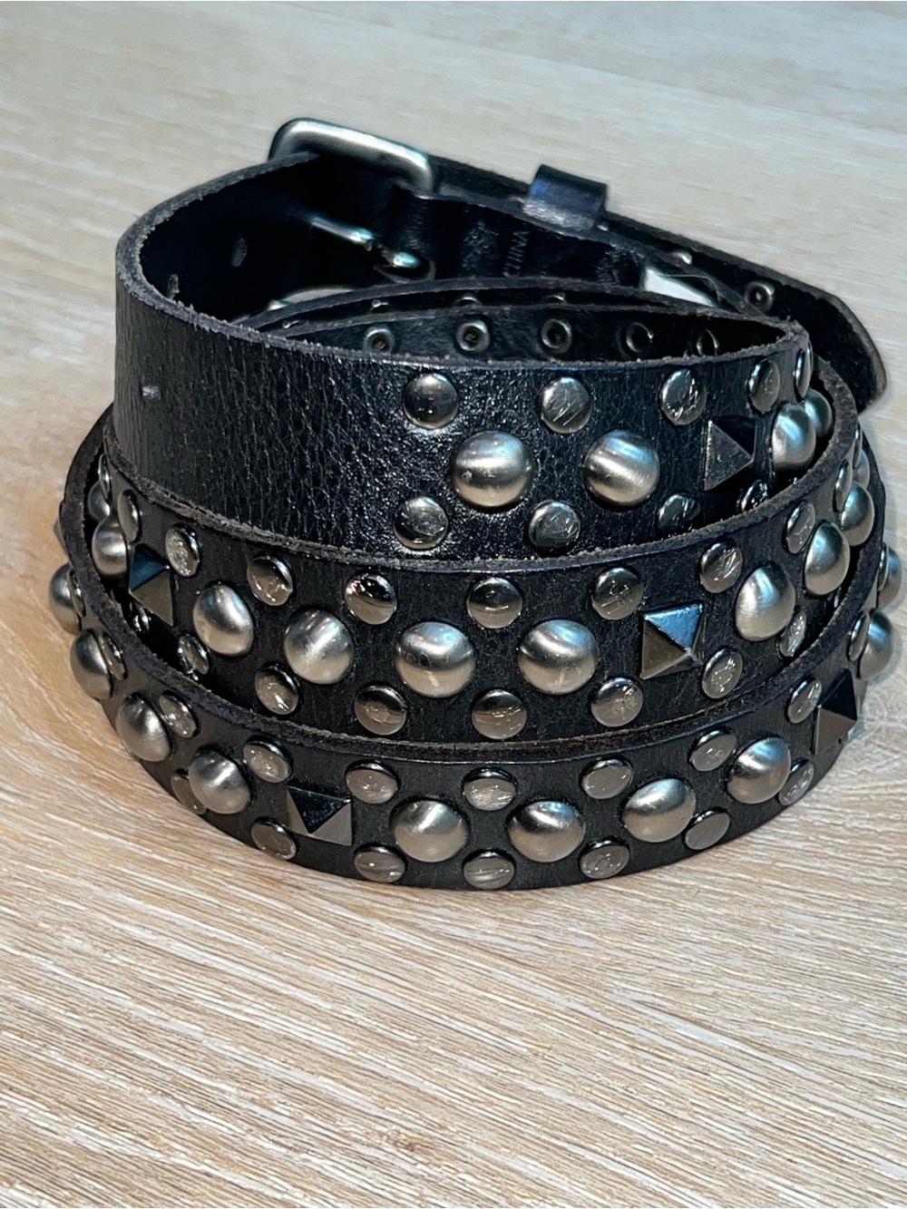 GAP Black Studded Leather Belt, Buckle Closure, Women’s Medium 35.5-39.5